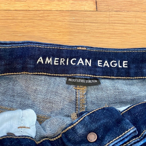 American Eagle Curvy Hi-Rise Denim Short Short 6 - Picture 4 of 6